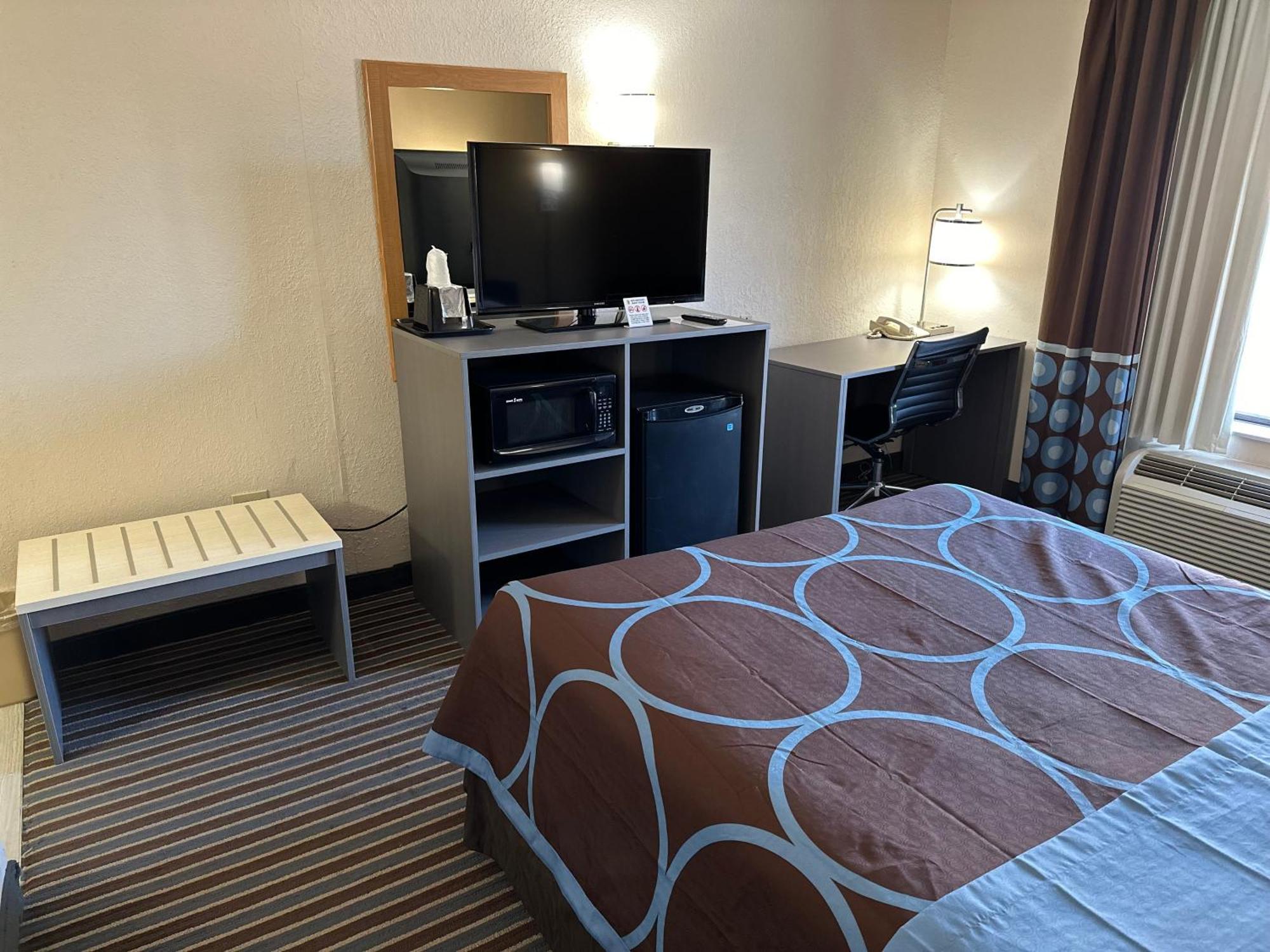 Super 8 By Wyndham Columbia Clark Lane Hotel Buitenkant foto