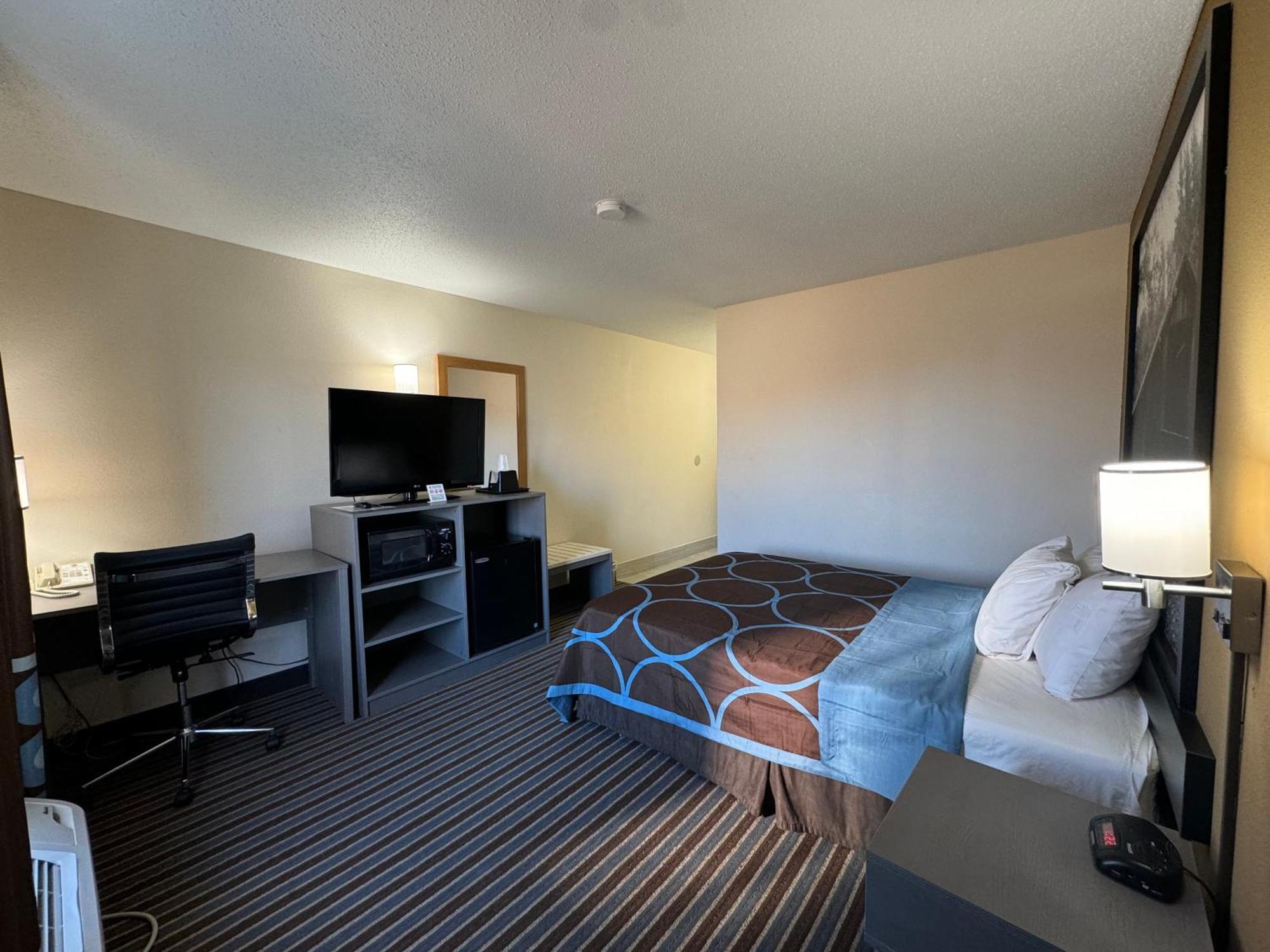 Super 8 By Wyndham Columbia Clark Lane Hotel Buitenkant foto