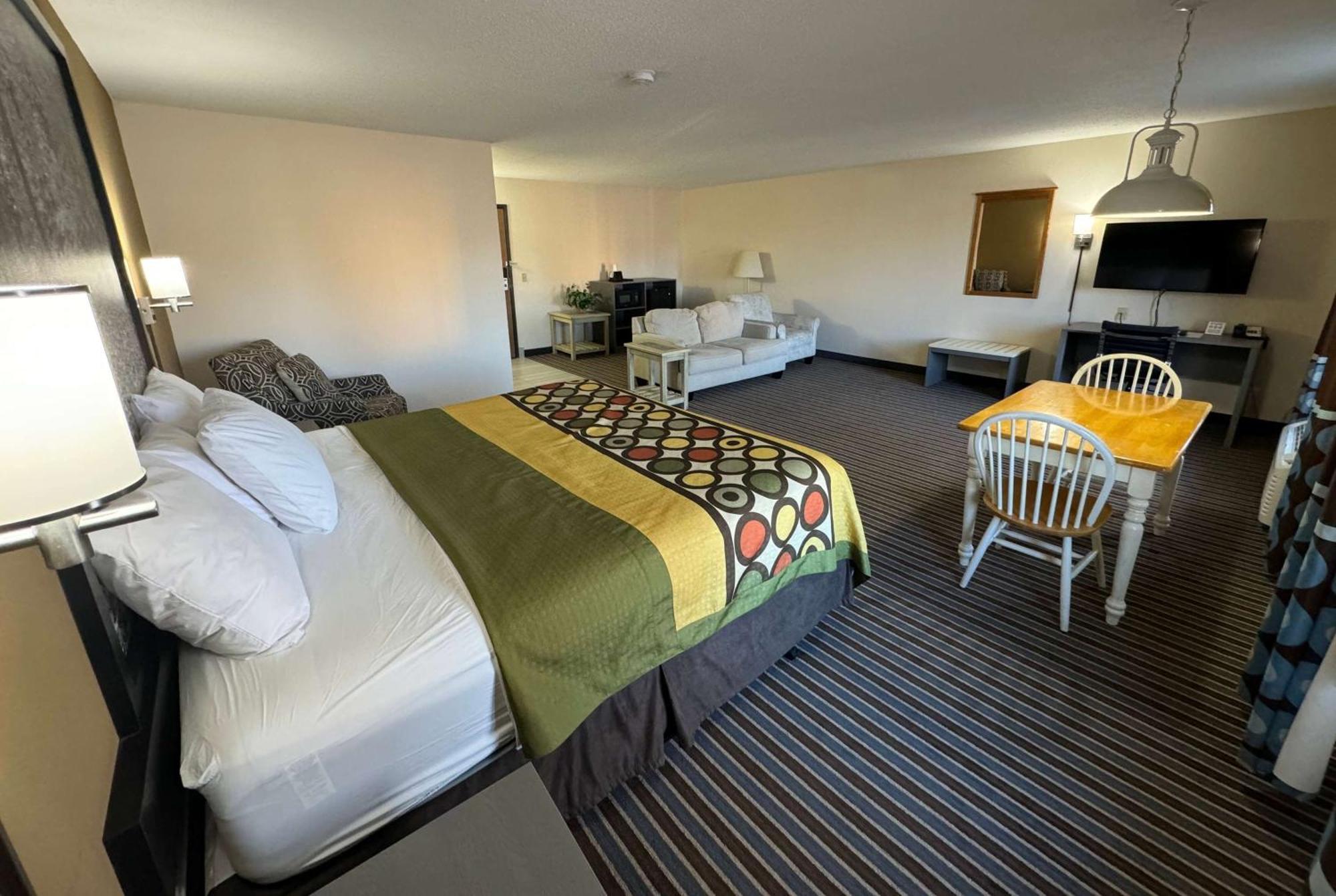 Super 8 By Wyndham Columbia Clark Lane Hotel Buitenkant foto